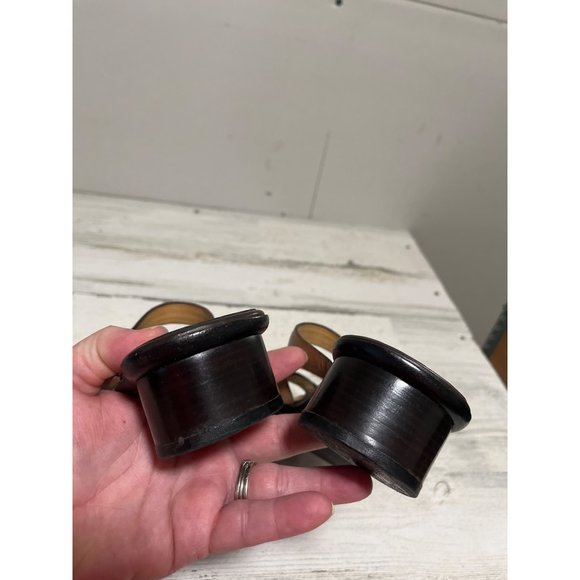 Cole Haan woman’s tan toe sandals size 7.5. - Picture 3 of 7